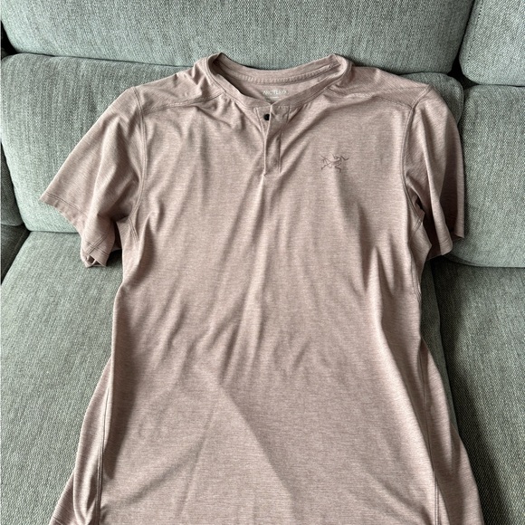 ARC’TERYX HAUL. Sizes are M,L for the pink jacket (women) - Picture 14 of 16
